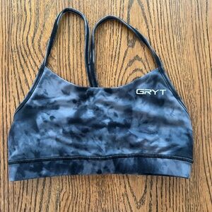 Black Seamless Sports Bra with Racerback Design